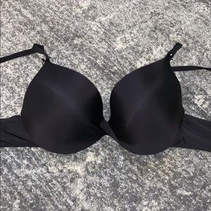 Victoria’s Secret plunge bra